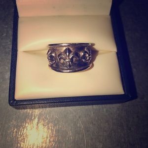 Sterling Silver 925 fleur de lis ring size 6.